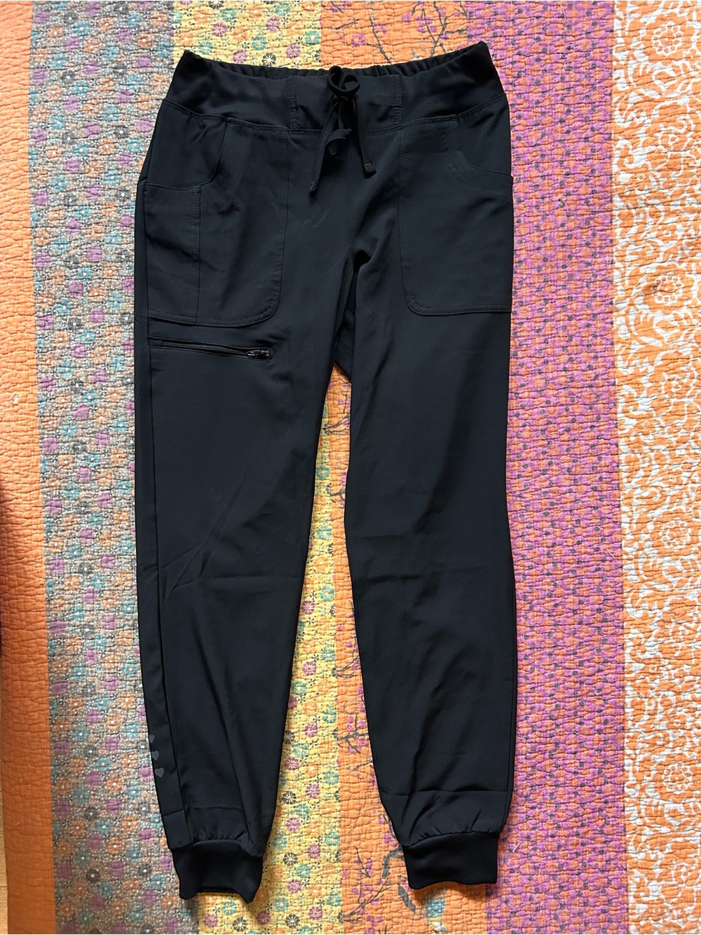 Women’s HeartSoul Jogger Scrub Pants. Small.